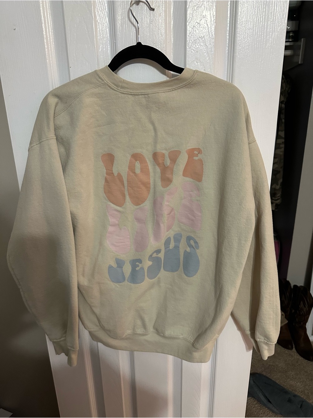 Gildan Cream Crewneck Sweatshirt with Pastel 'Love Like Jesus' Graphic